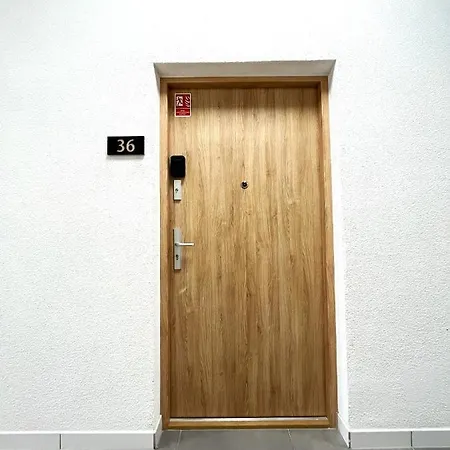 Zarembowicza 38 - Self Check-in 20h - Parking &lift דירה ורוצלב