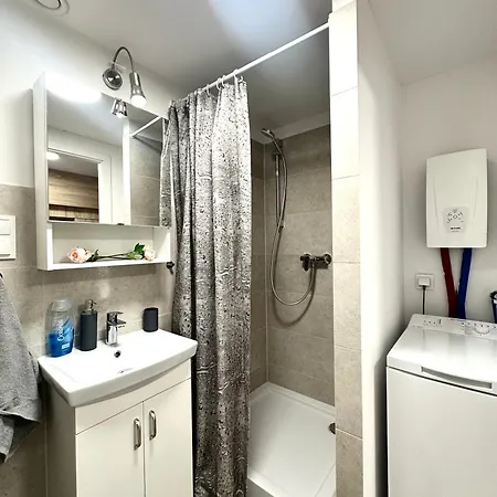 Zarembowicza 38 - Self Check-in 20h - Parking &lift ורוצלב