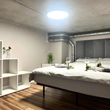 Zarembowicza 38 - Self Check-in 20h - Parking &lift ורוצלב