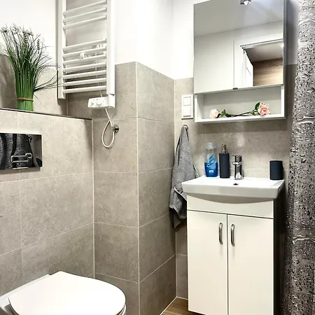 Zarembowicza 38 - Self Check-in 20h - Parking &lift * ורוצלב