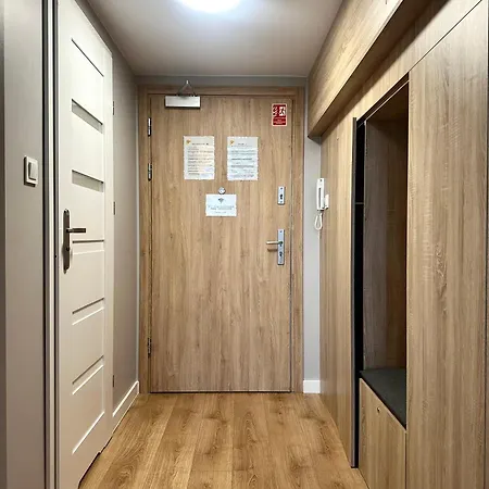 Zarembowicza 38 - Self Check-in 20h - Parking &lift *